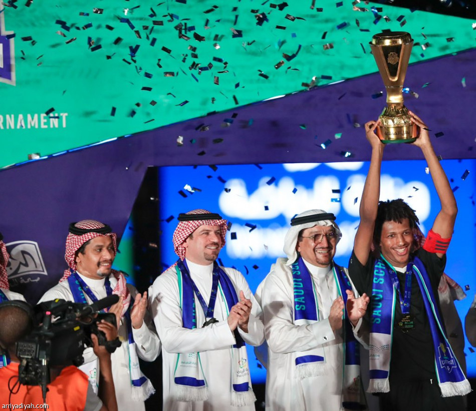 الفرسان والرازي يتوجان بـ«نخبة المدارس»