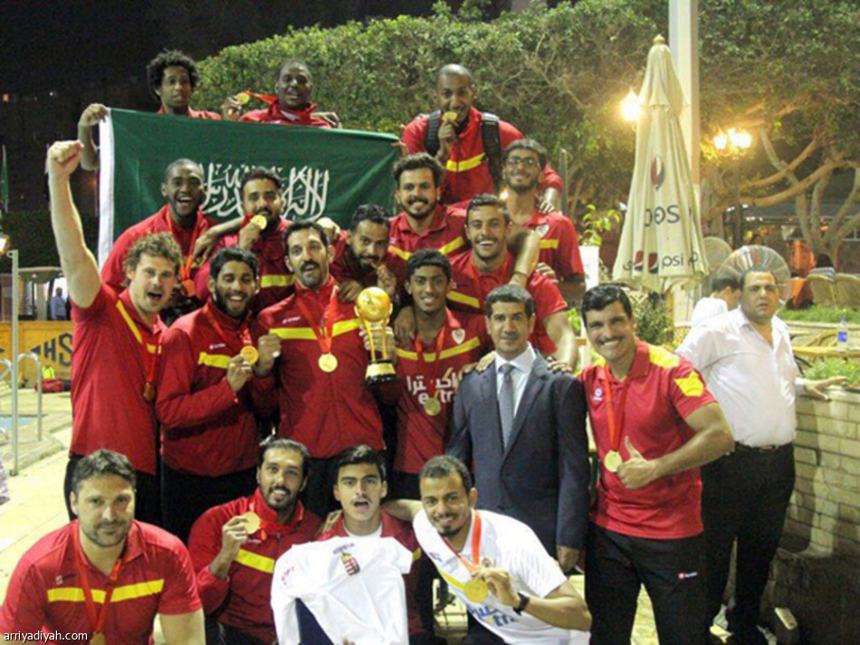 القادسية يتوج بكأس البطولة العربية لكرة الماء