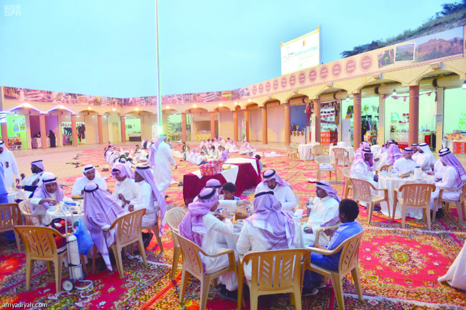 حفل إفطار لأسر الشهداء في الباحة