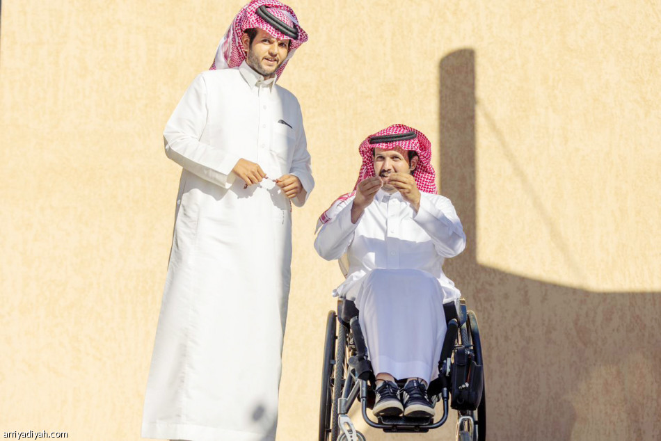 «القوس» يقود
ابن عميرة إلى المنصات