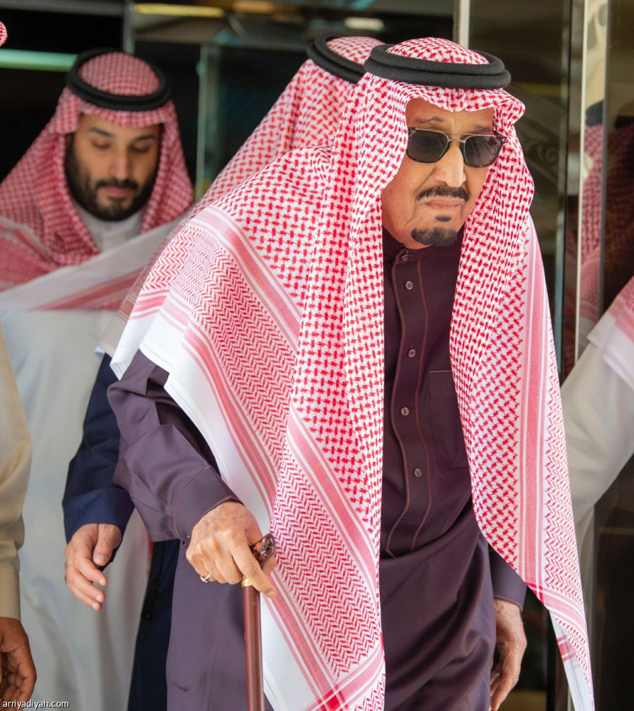 خادم الحرمين الشريفين يغادر المستشفى بعد إجراء فحوصات طبية ناجحة