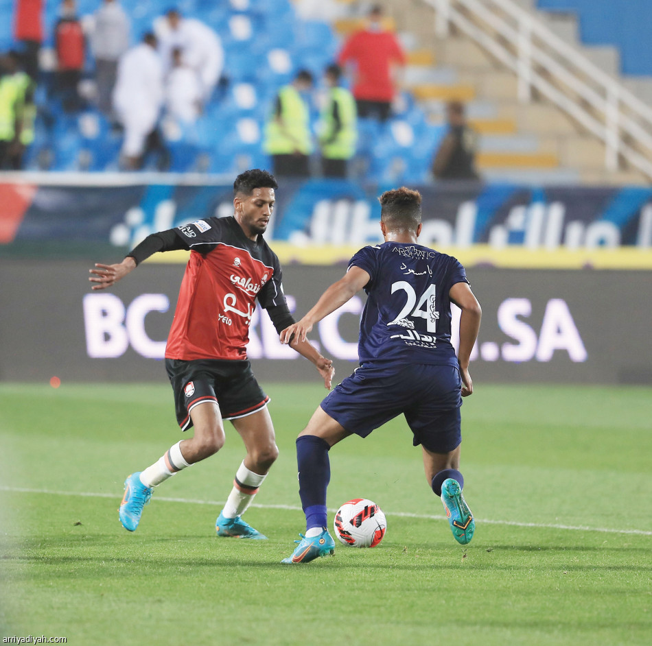 الرائد..
فرحة بعد 6 مواجهات