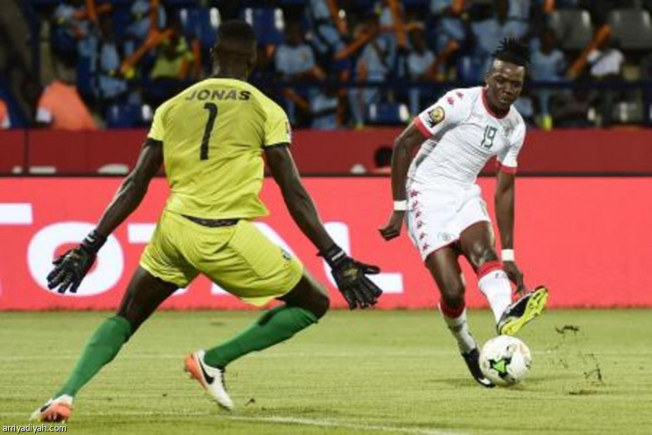 بوركينا فاسو تعبر غينيا بيساو بثنائية وتصعد لدور الثمانية بكأس الأمم الأفريقية