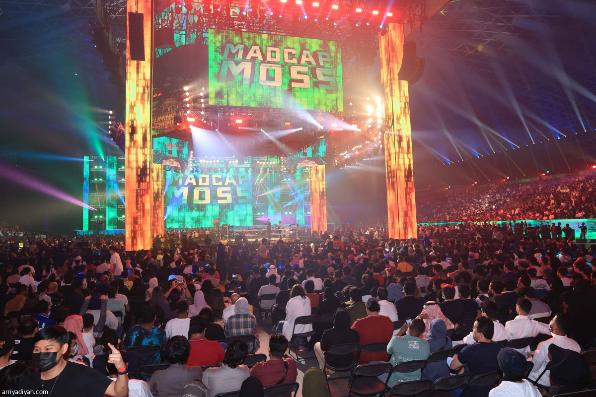نجوم WWE يتألقون في جدة