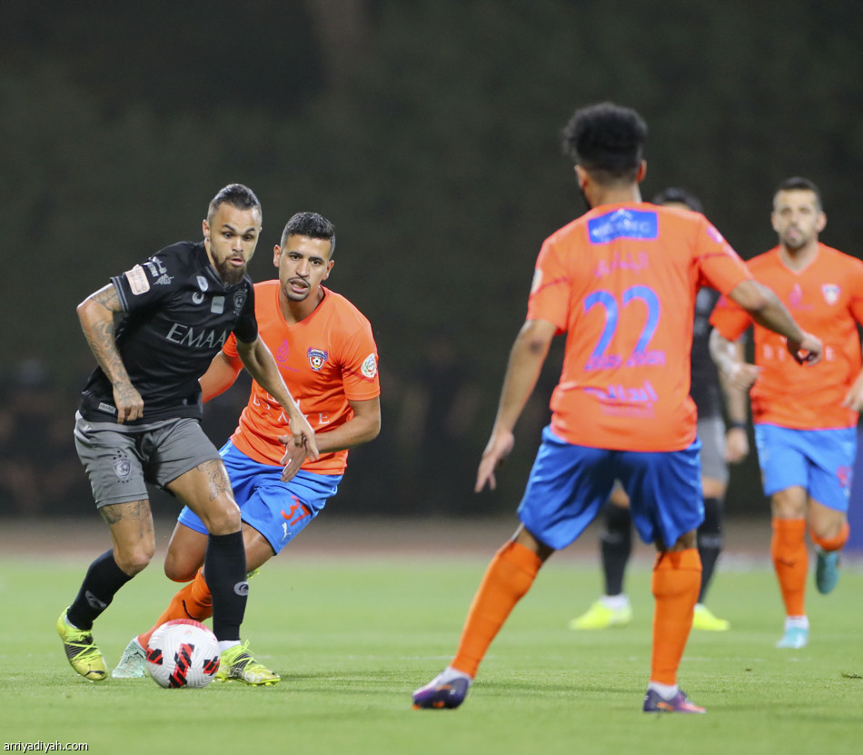الفيحاء يسقط الهلال.. ويقلل حظوظه في اللقب