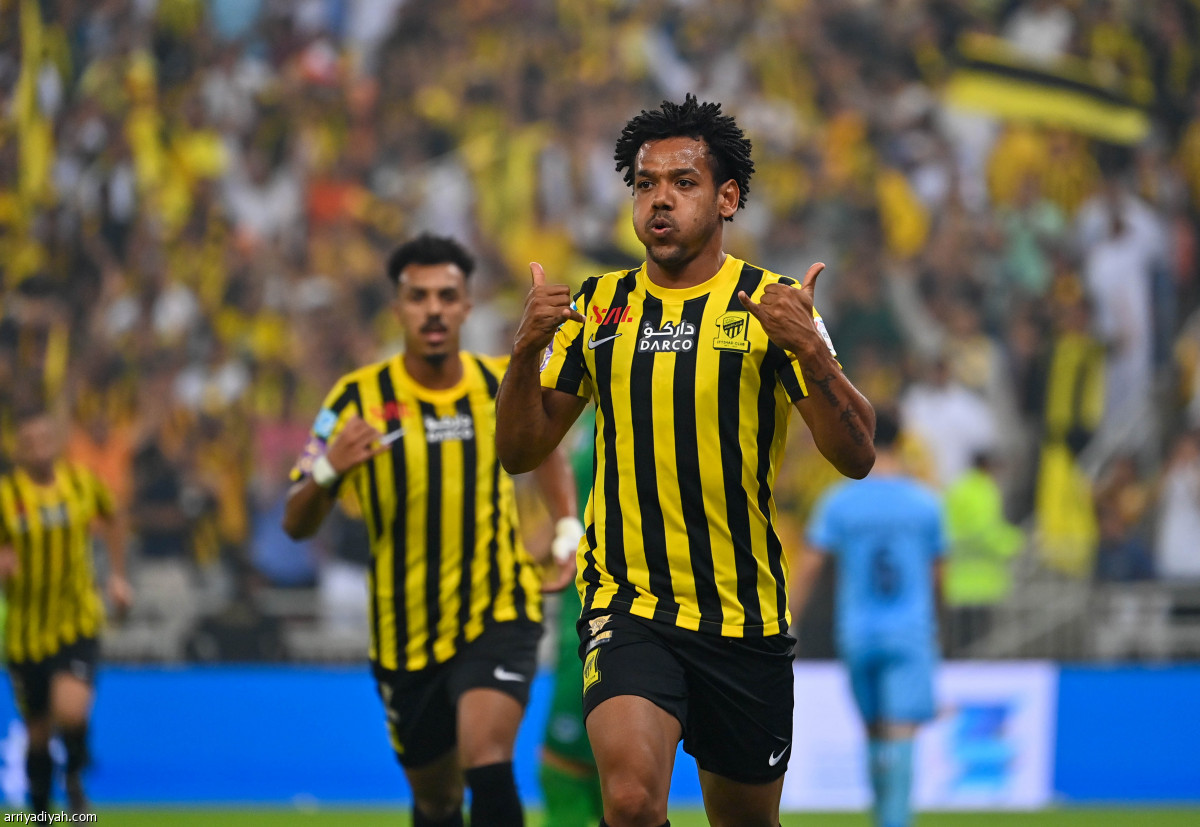 الاتحاد يقترب