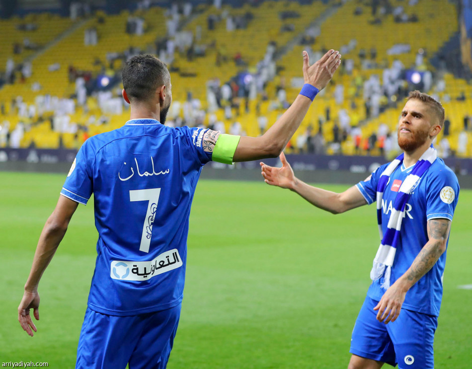 بـ 3 انتصارات و11 نقطة..
دياز سيد الديربيات