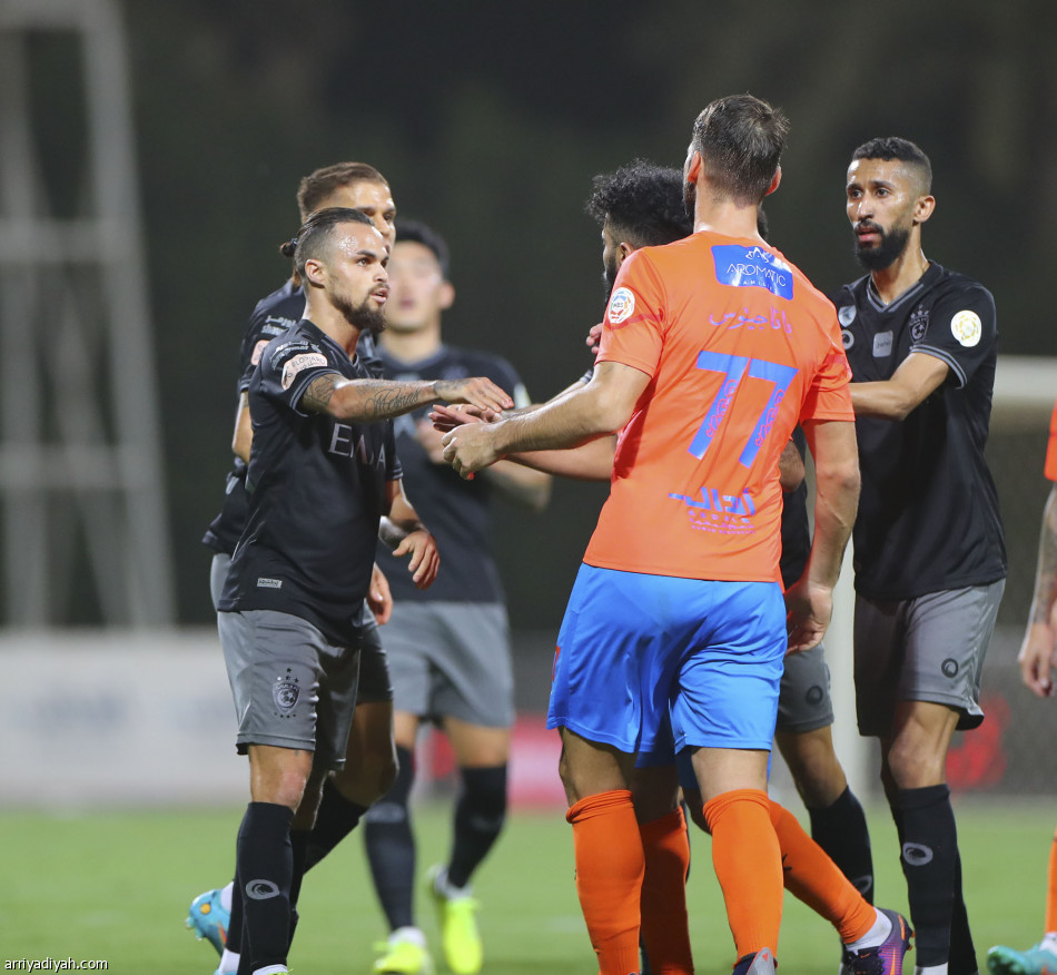 الفيحاء يسقط الهلال.. ويقلل حظوظه في اللقب