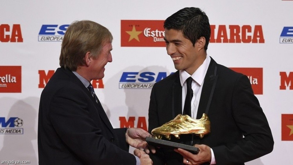 سواريز يشكر برشلونة عقب حصوله على جائزة الحذاء الذهبي الأوروبي