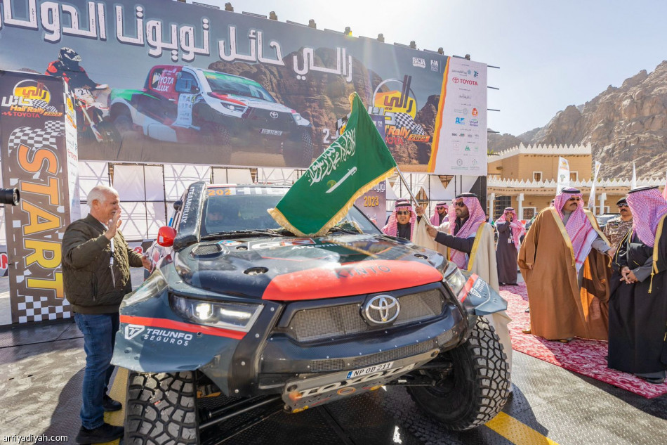 أمير حائل يطلق شارة بدء انطلاق الرالي في نسخته الـ 19