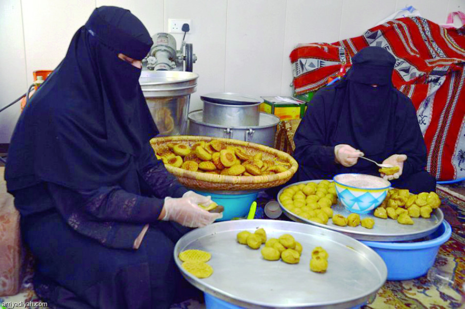“عكاظ” يجمع الأكلات السعودية في منزل واحد