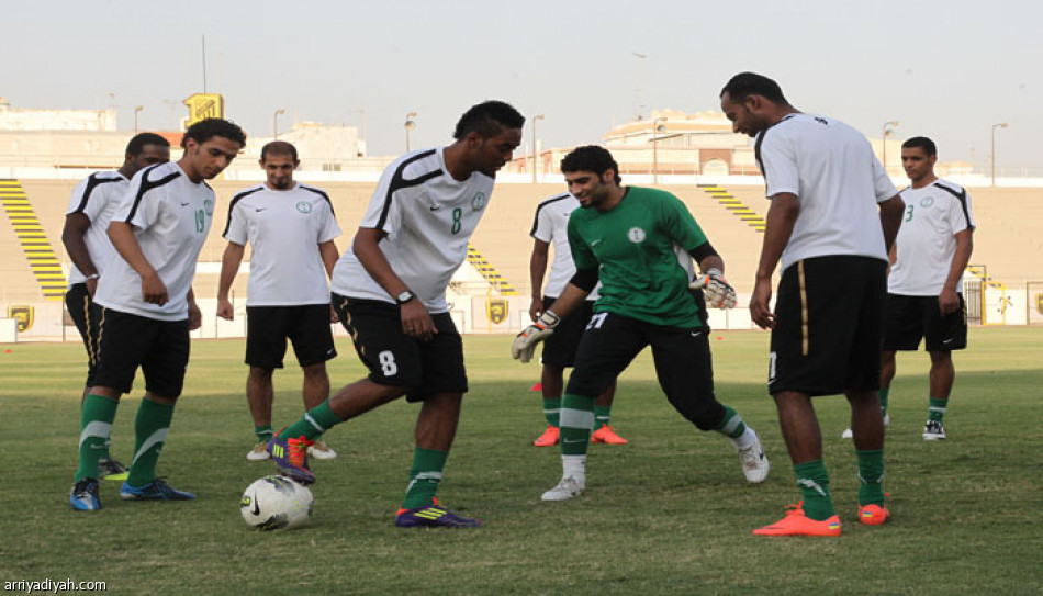 قبل مواجهة دور الاربعة بكاس العرب : الأخضر يهدد منتخب ليبيا بالمربعات والمثلثات