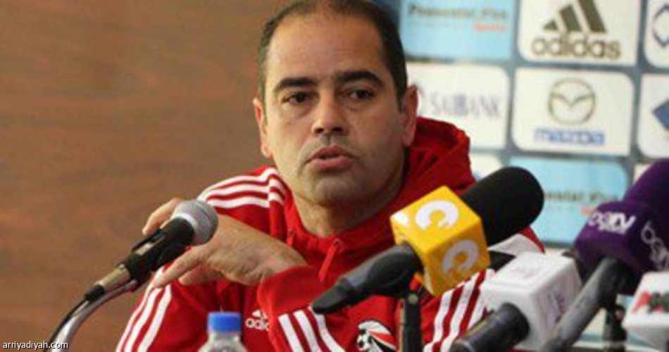 طاقم تحكيم جابوني لإدارة مباراة مصر وغانا في تصفيات المونديال