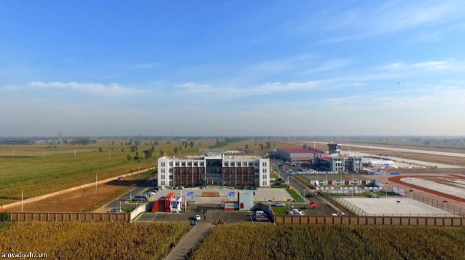 السويلم يفتتح  أول مطار رياضي في الصين