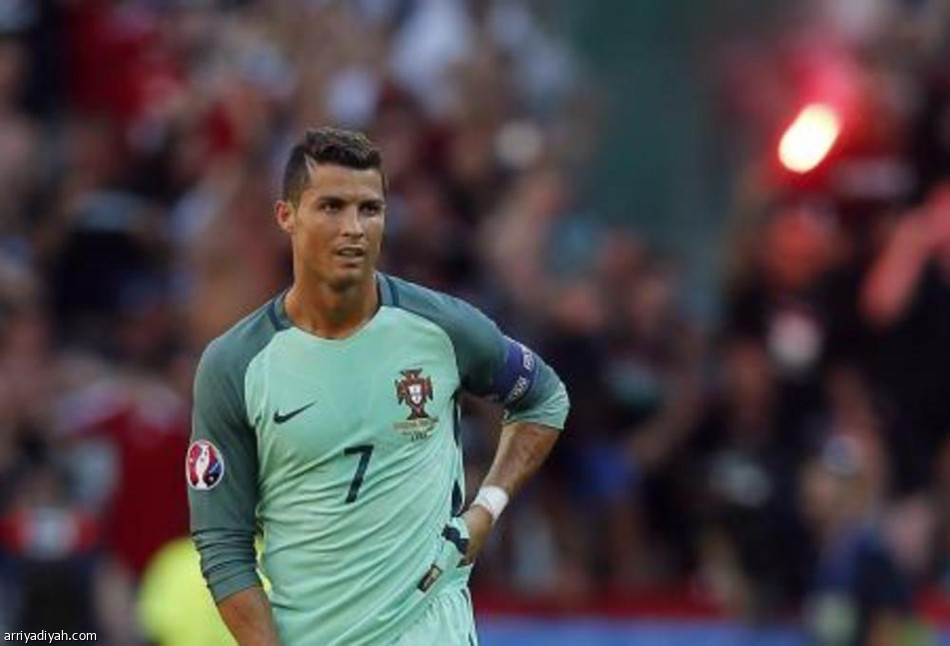 يورو 2016: رونالدو أول لاعب في التاريخ يسجل في 4 نهائيات