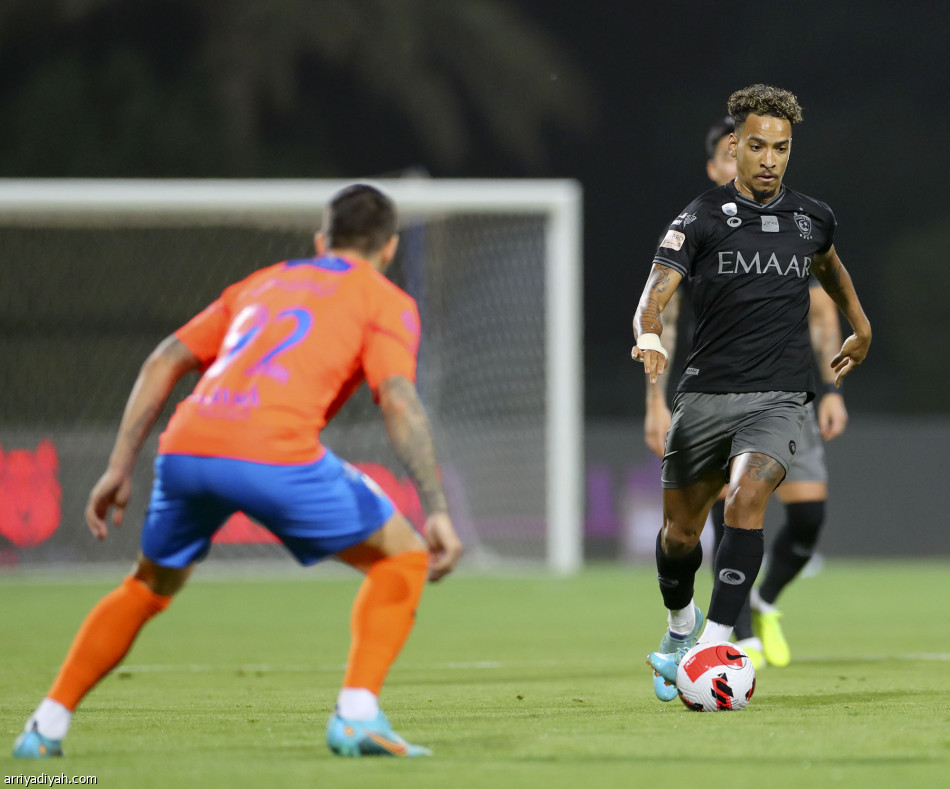 الفيحاء يسقط الهلال.. ويقلل حظوظه في اللقب
