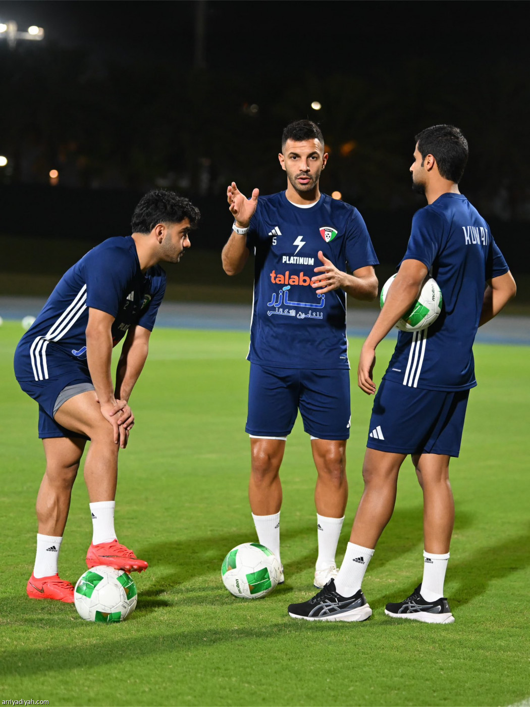 الكويت تفتح ملف عمان